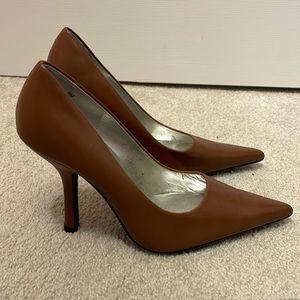 Chinese Laundry Brown leather heels size 8